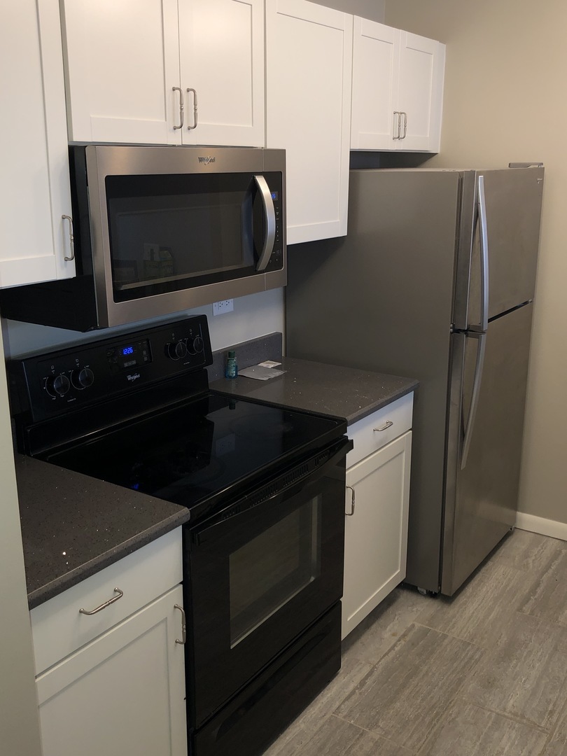 511 Aurora Avenue #116, Naperville, IL 60540