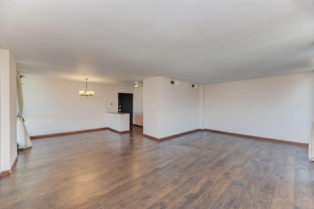 465 W Dominion Drive #1001, Wood Dale, IL 60191