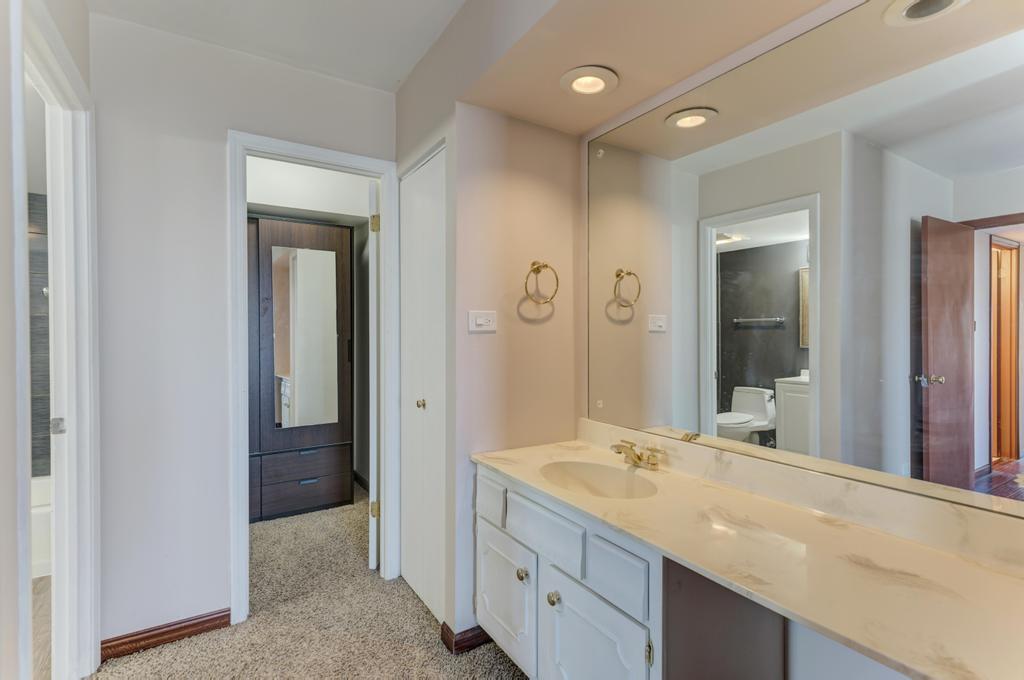 465 W Dominion Drive #1001, Wood Dale, IL 60191