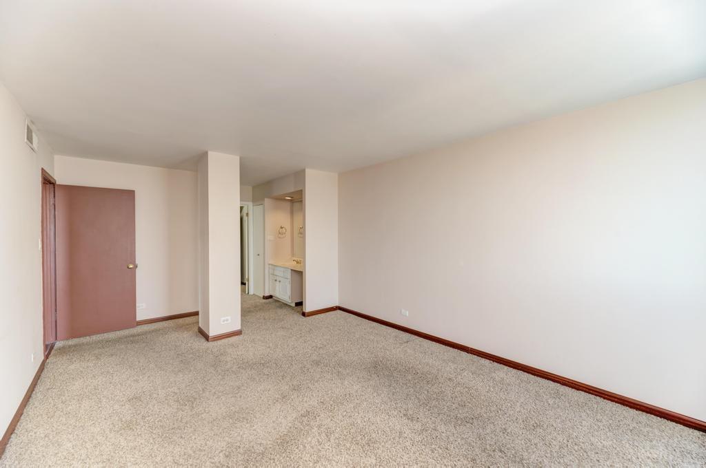 465 W Dominion Drive #1001, Wood Dale, IL 60191