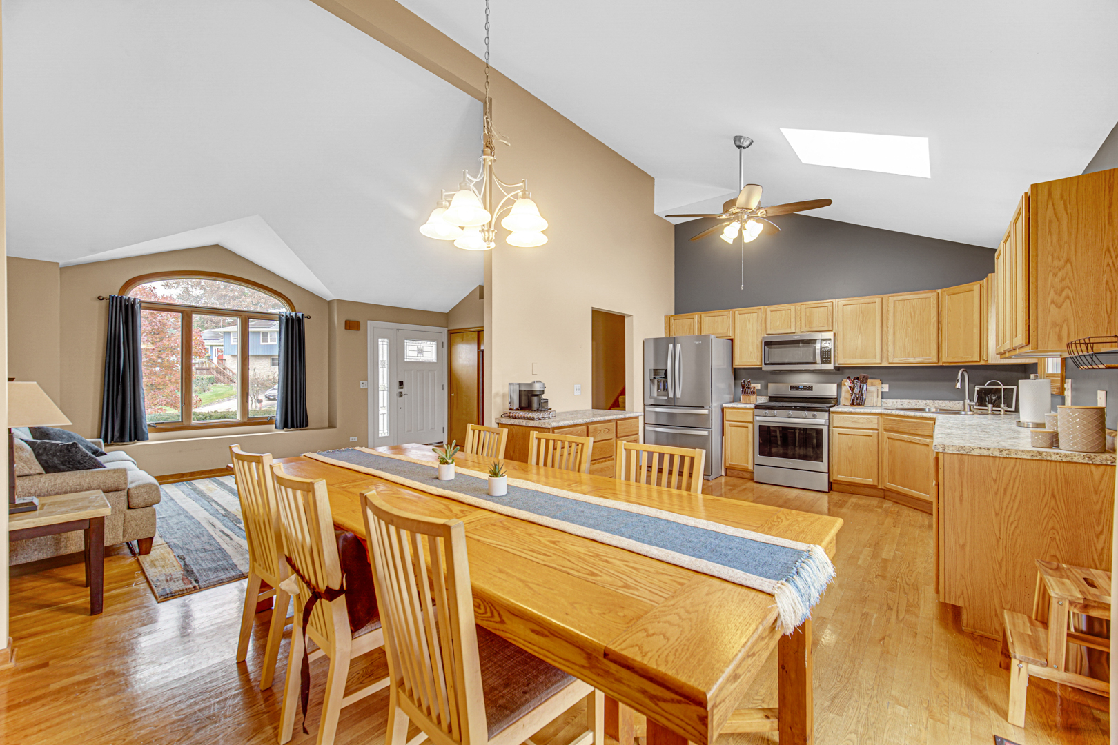 29W174 Pomeroy Street, West Chicago, IL 60185