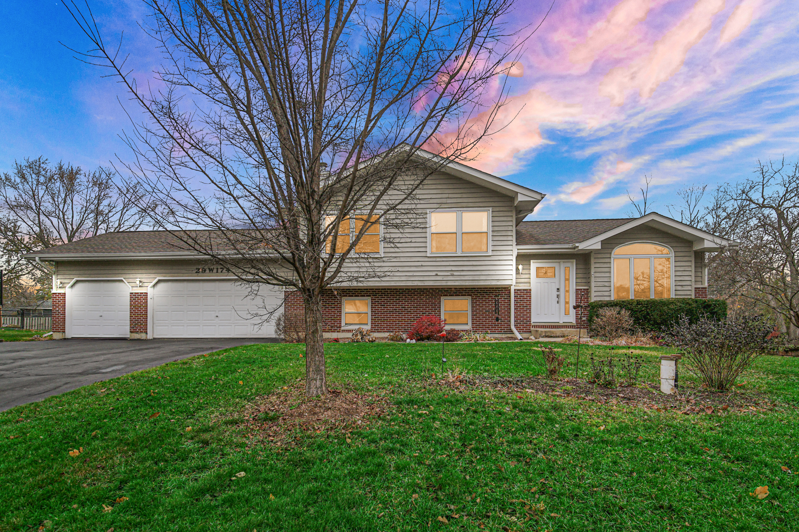 29W174 Pomeroy Street, West Chicago, IL 60185