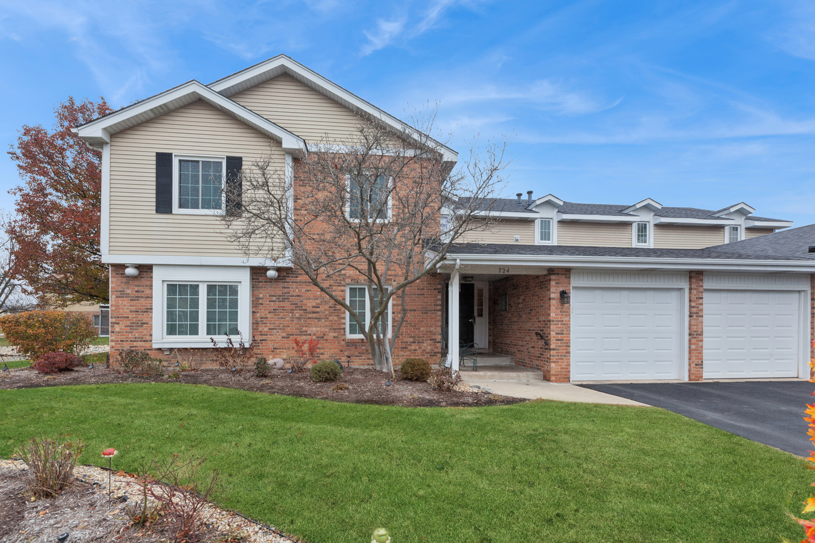 724 Maplewood Court #34-B, Willowbrook, IL 60527
