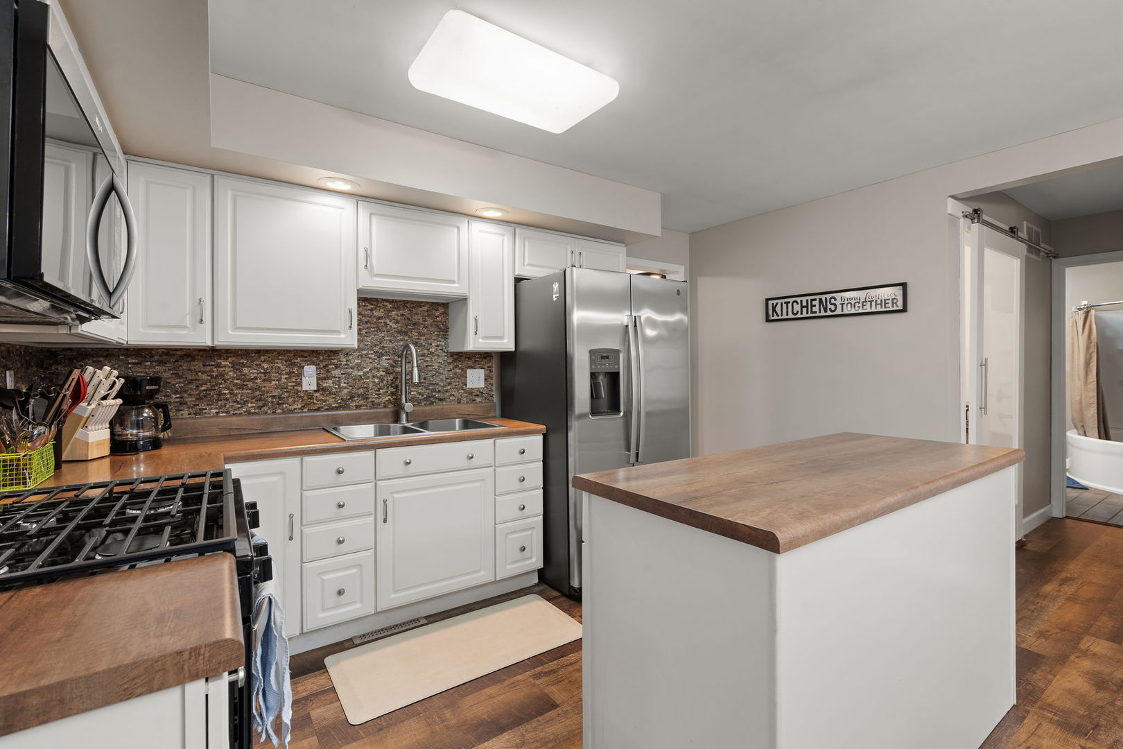 789 S Lakeview Drive, Lowell, IN 46356