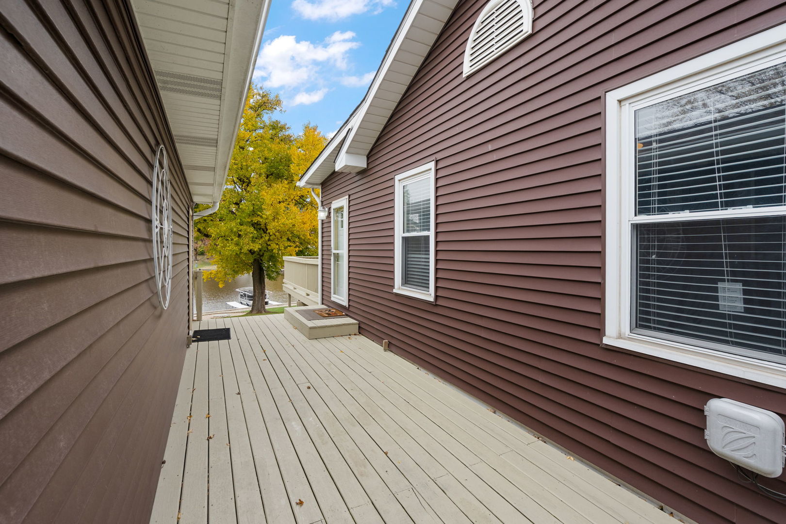 789 S Lakeview Drive, Lowell, IN 46356