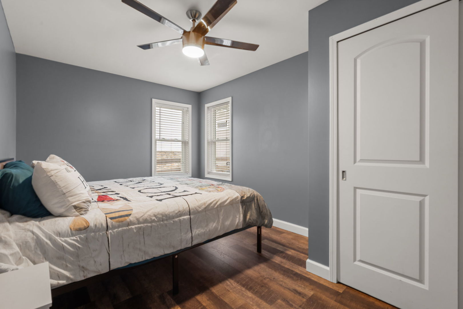 789 S Lakeview Drive, Lowell, IN 46356