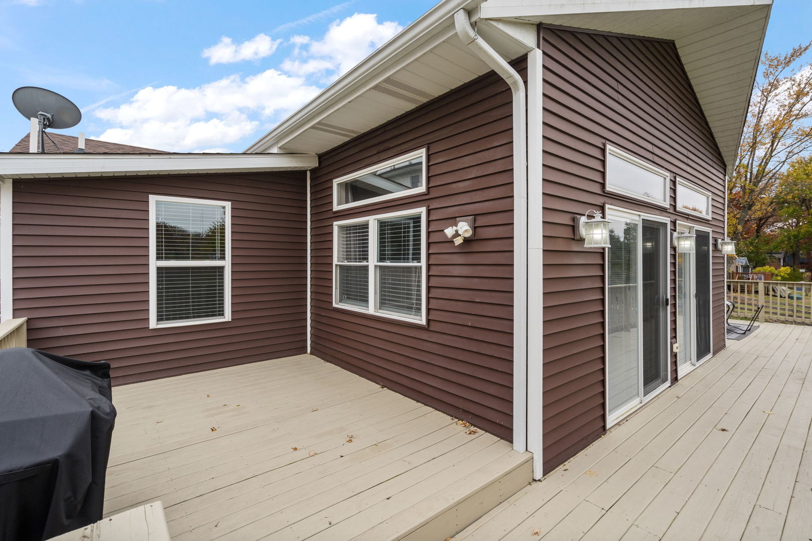 789 S Lakeview Drive, Lowell, IN 46356