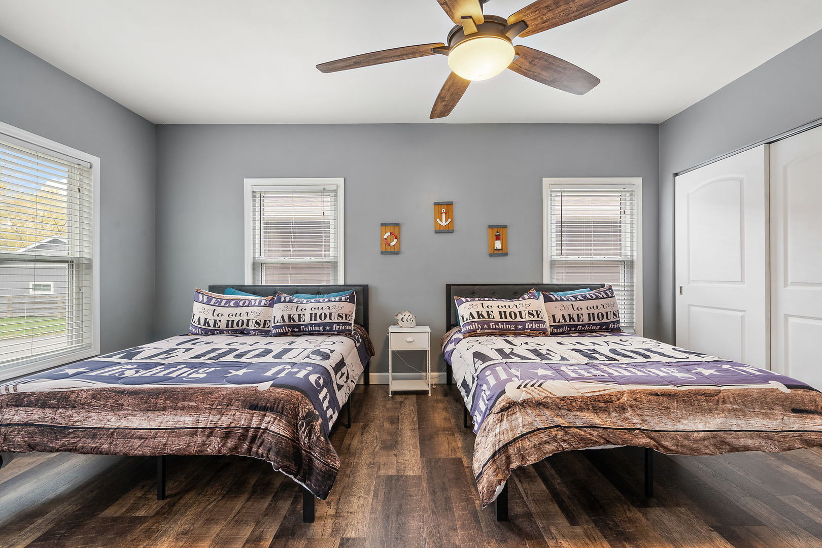 789 S Lakeview Drive, Lowell, IN 46356