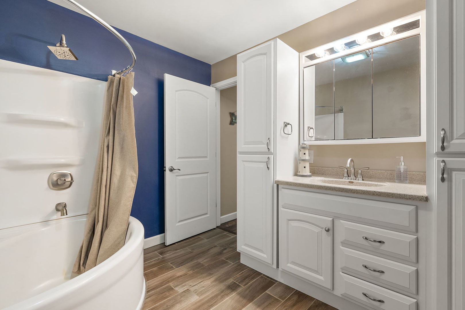 789 S Lakeview Drive, Lowell, IN 46356