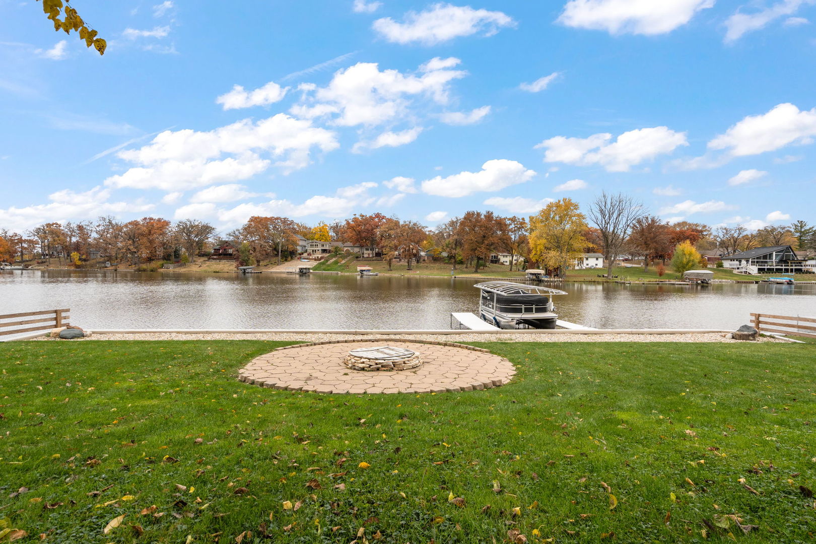 789 S Lakeview Drive, Lowell, IN 46356