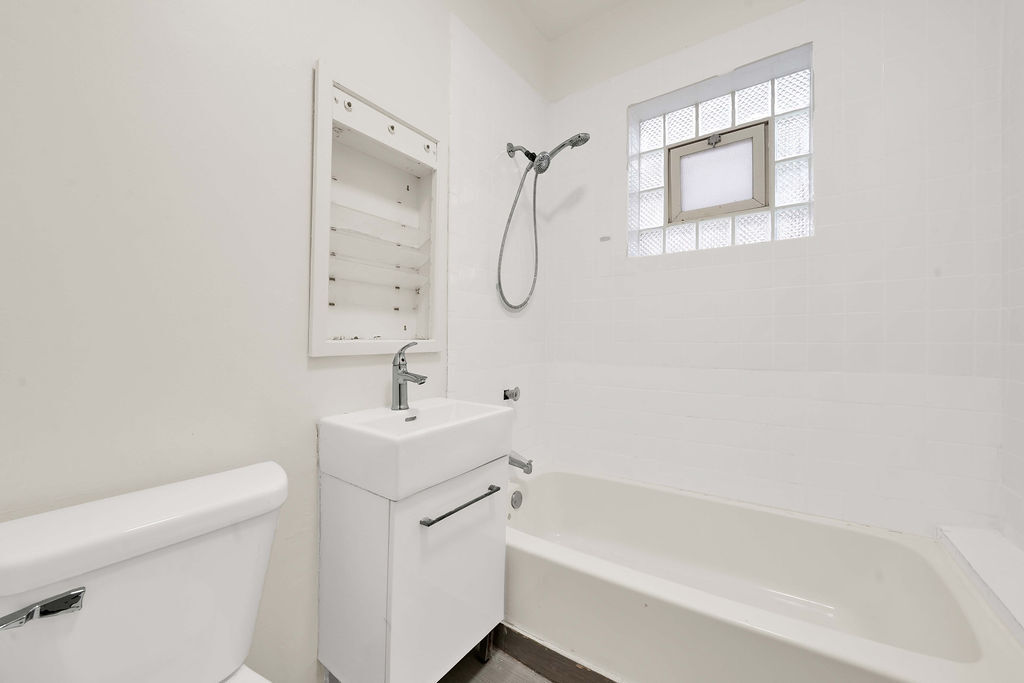 6620 S Richmond Street, Chicago, IL 60629