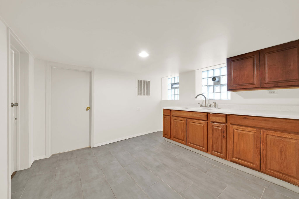 6620 S Richmond Street, Chicago, IL 60629