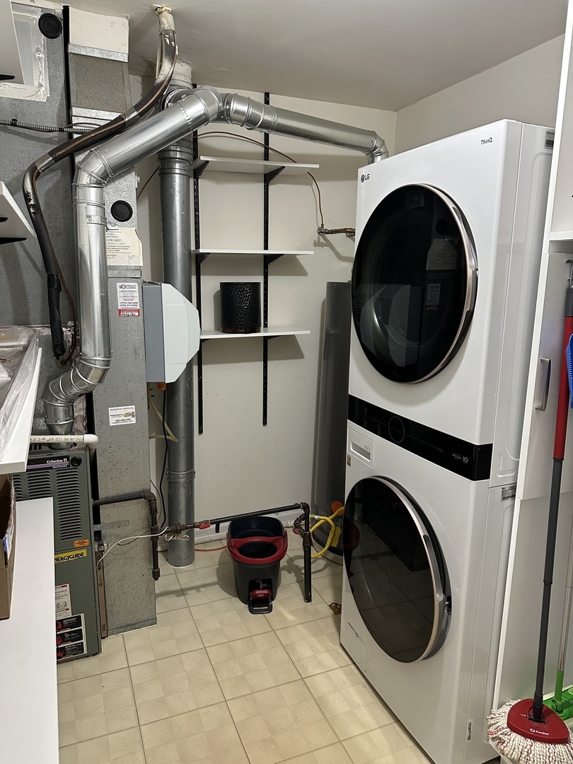 992 Langtry Court #D, Elgin, IL 60120