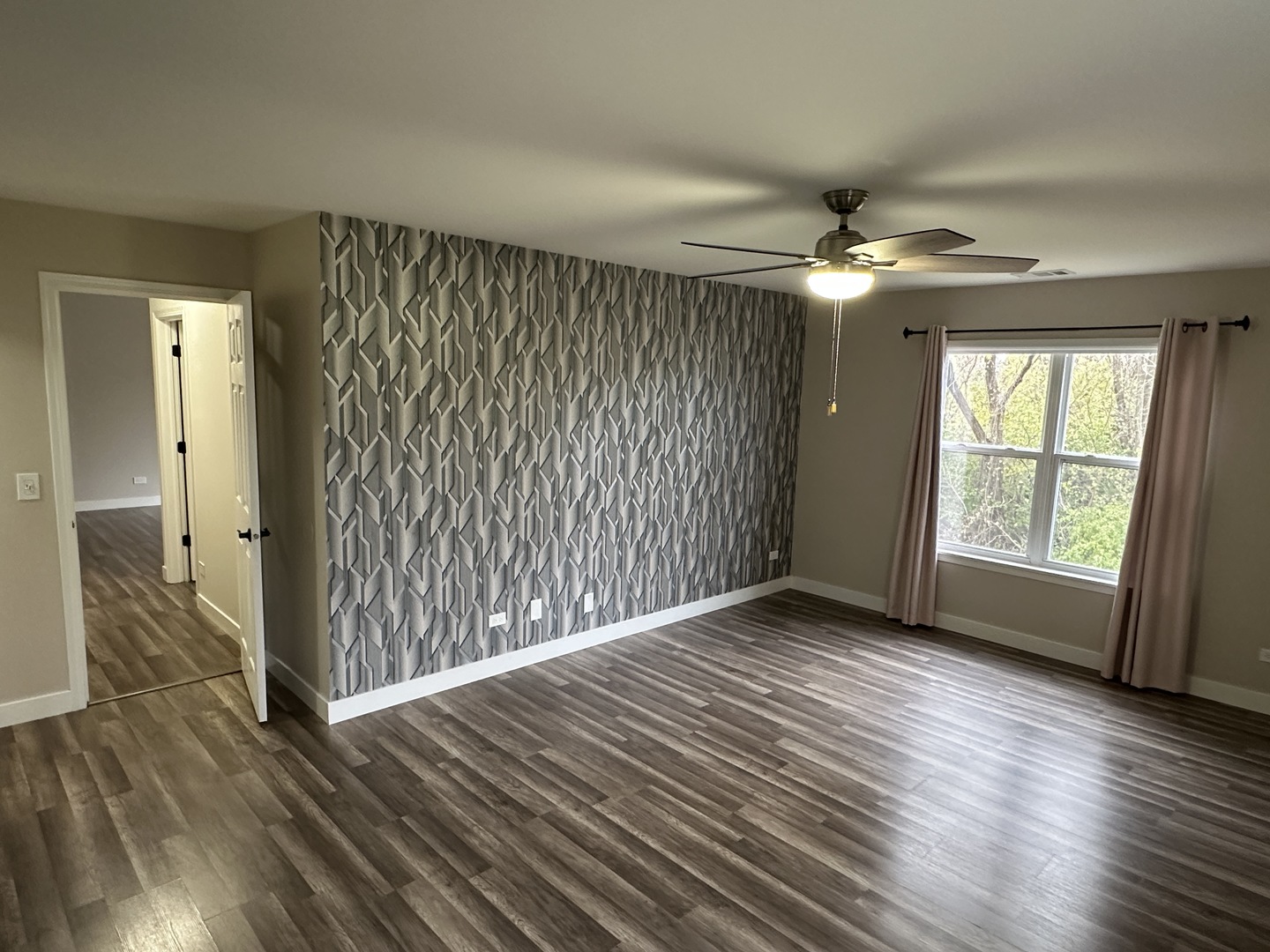 992 Langtry Court #D, Elgin, IL 60120