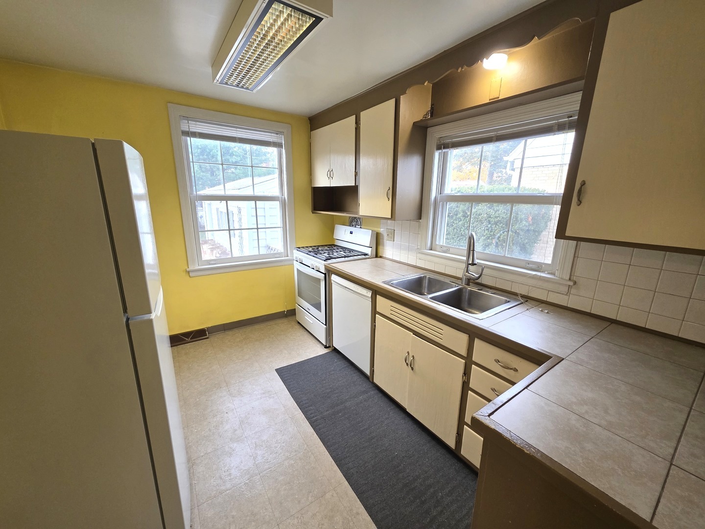 436 S Arlington Heights Road, Arlington Heights, IL 60005