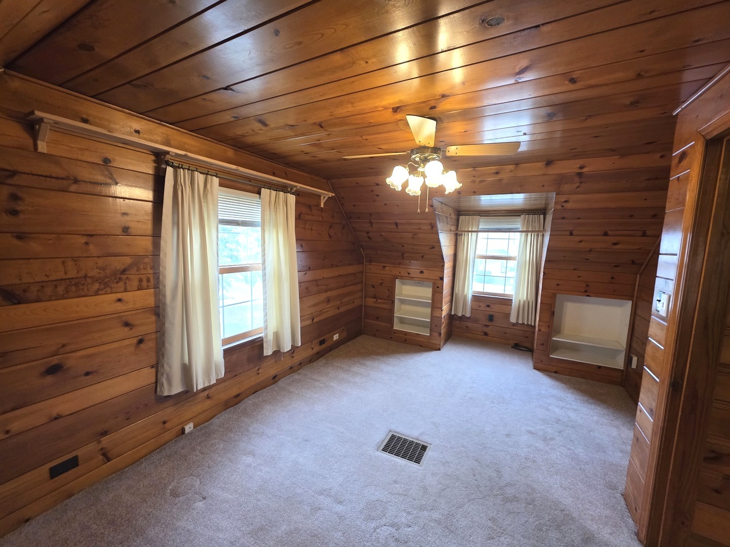 436 S Arlington Heights Road, Arlington Heights, IL 60005