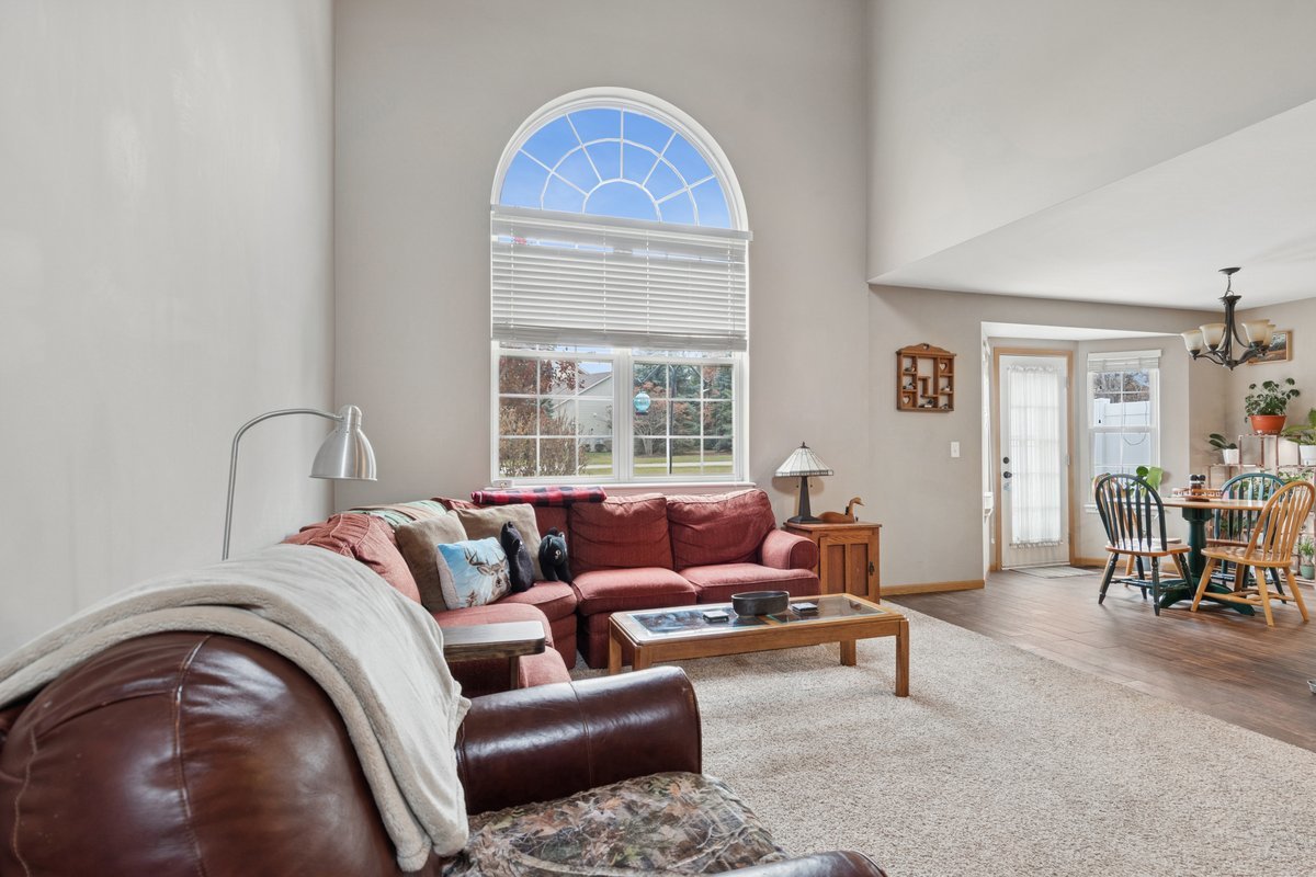 22 Rolling Oaks Road #C, Sugar Grove, IL 60554