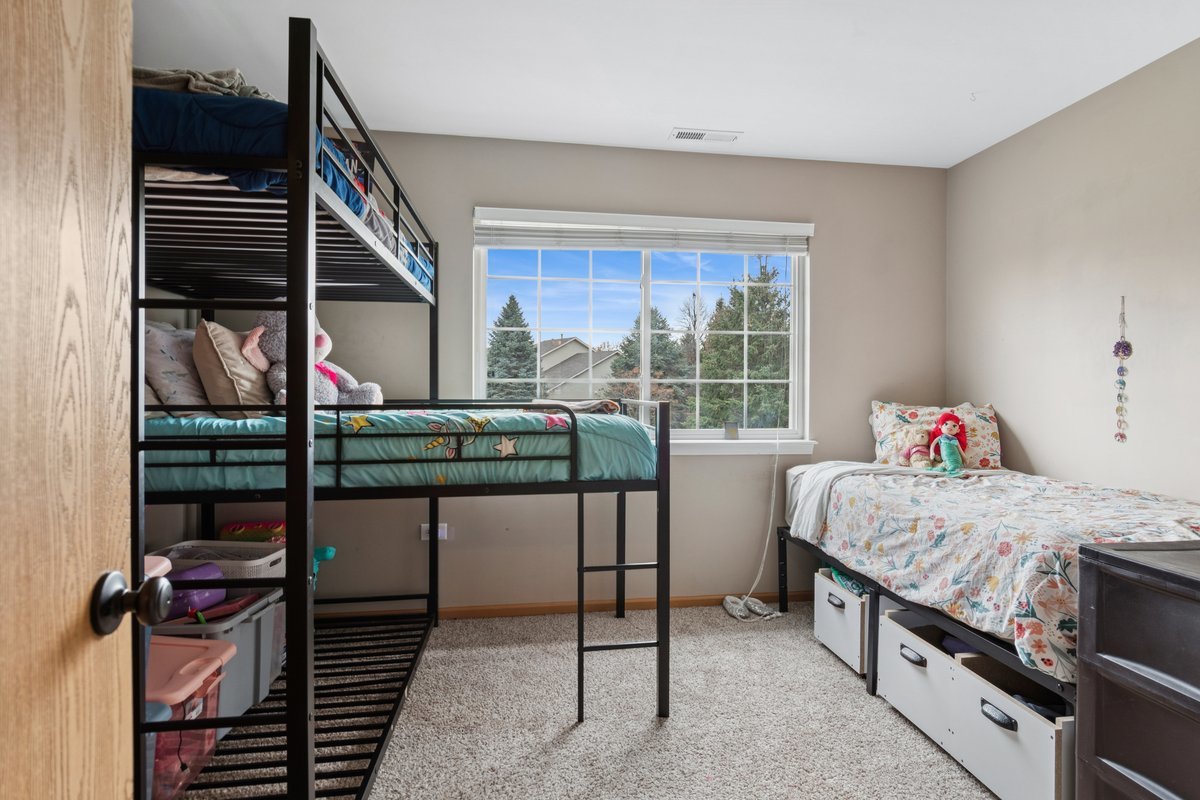 22 Rolling Oaks Road #C, Sugar Grove, IL 60554