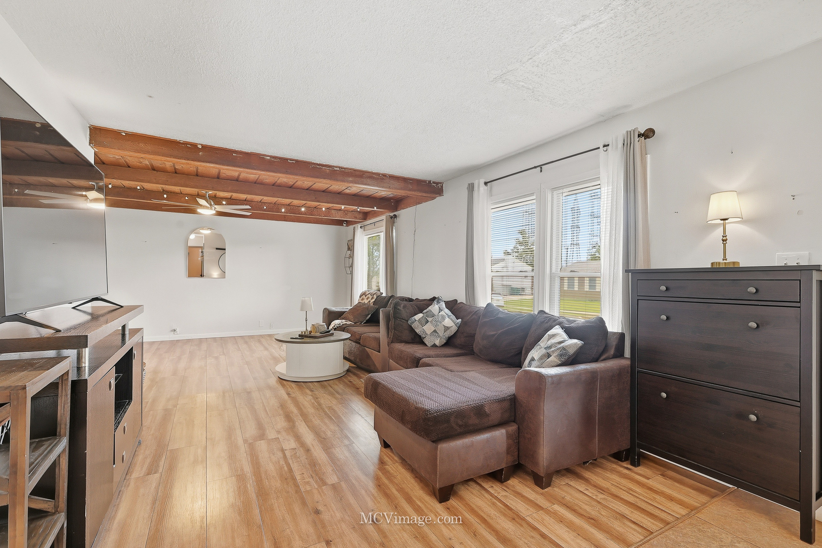 242 Tallman Avenue, Romeoville, IL 60446