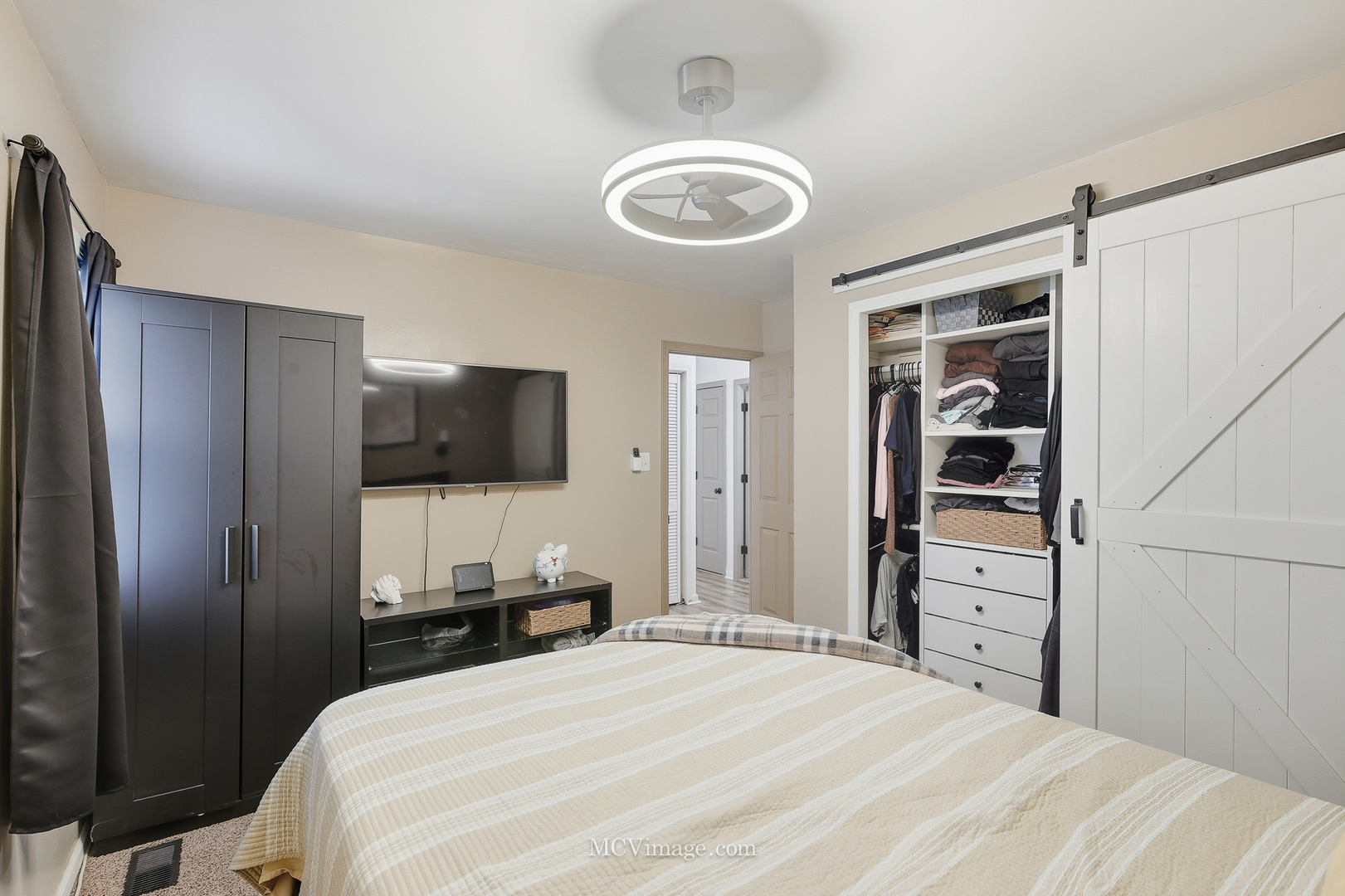 242 Tallman Avenue, Romeoville, IL 60446