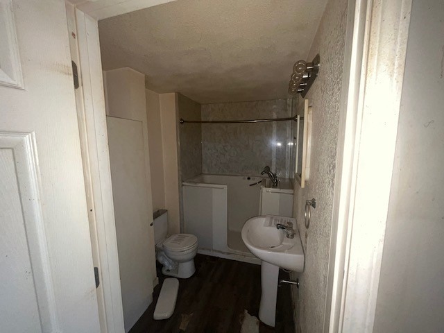 2025 E Pythian Avenue, Decatur, IL 62526