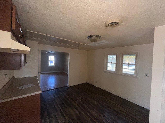 2025 E Pythian Avenue, Decatur, IL 62526