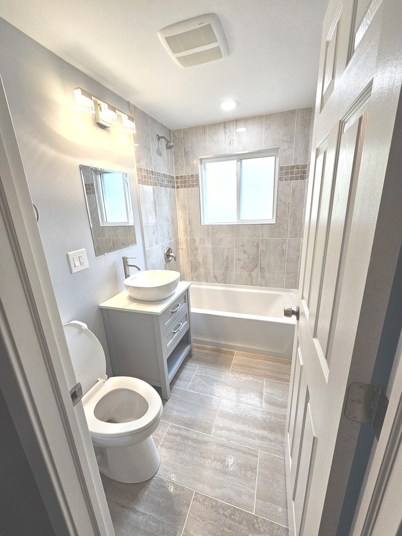 14926 Kenton Avenue, Midlothian, IL 60445