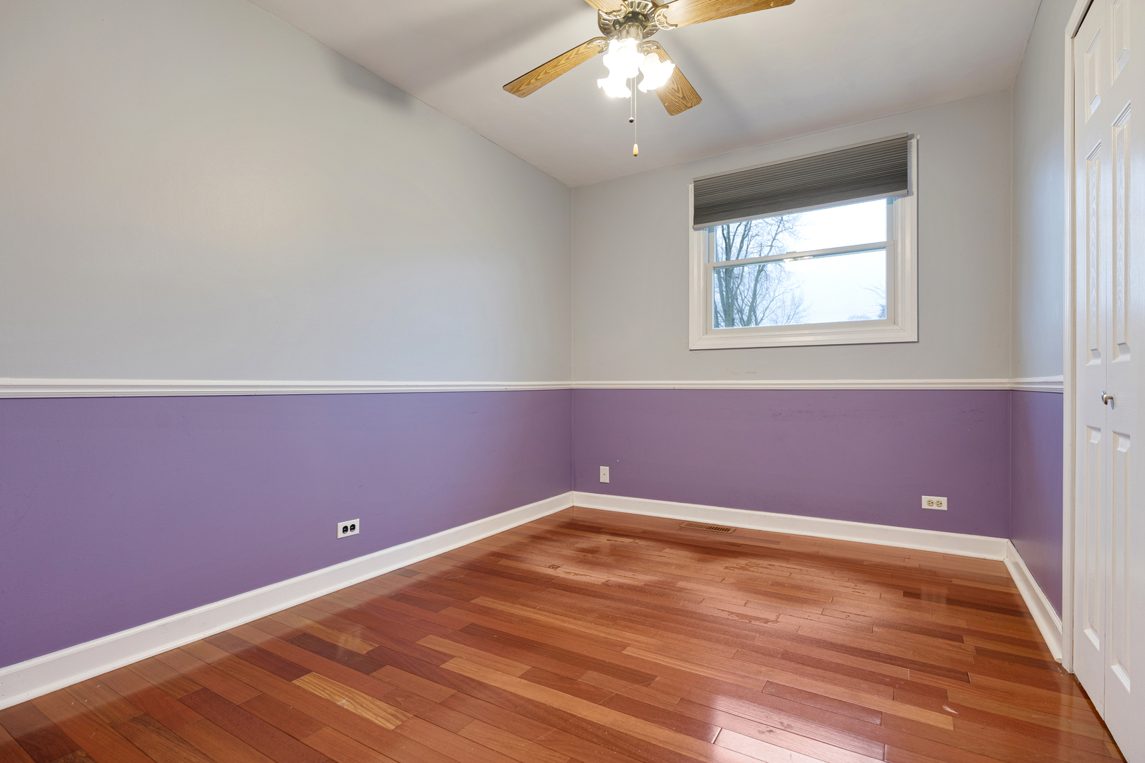 229 SHAWNEE Drive, Carol Stream, IL 60188