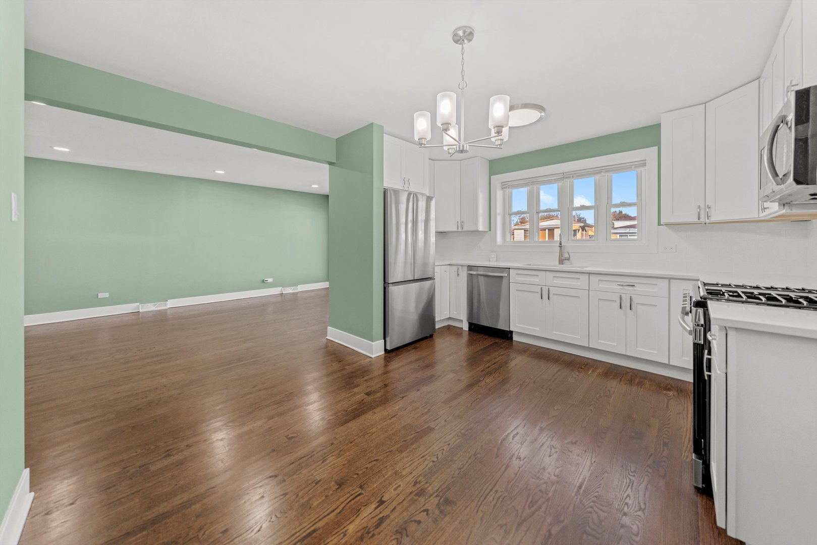 1033 W 108th Street, Chicago, IL 60643