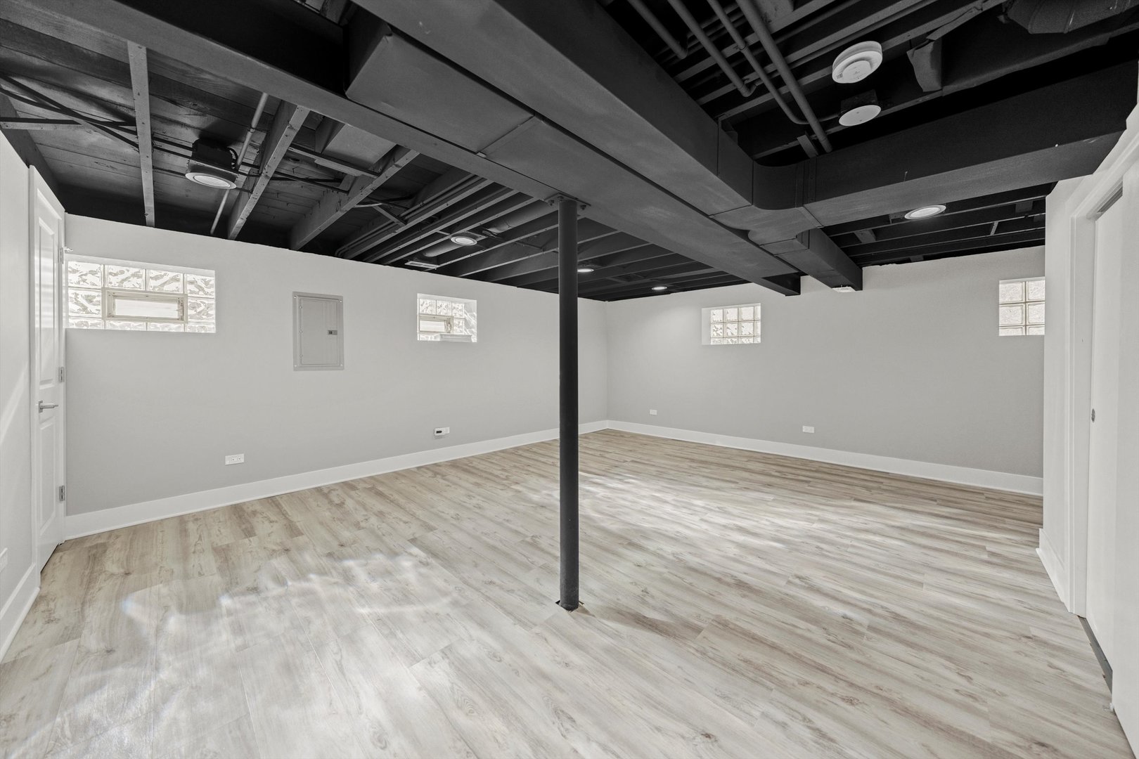 1033 W 108th Street, Chicago, IL 60643