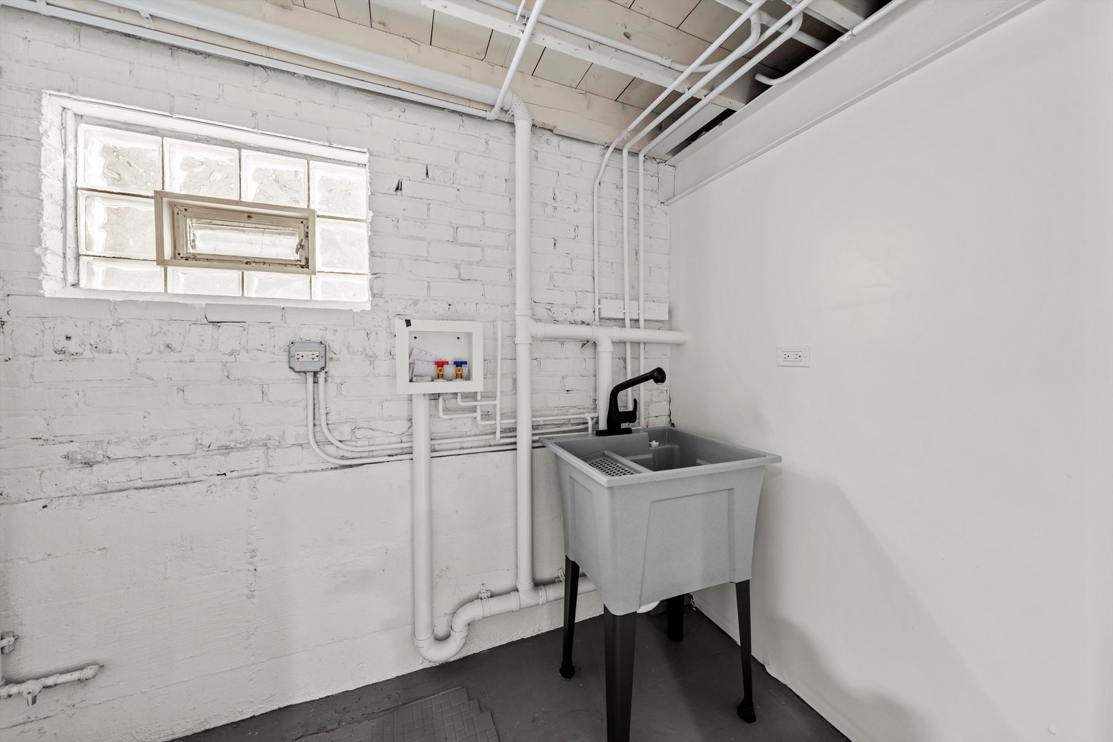 1033 W 108th Street, Chicago, IL 60643