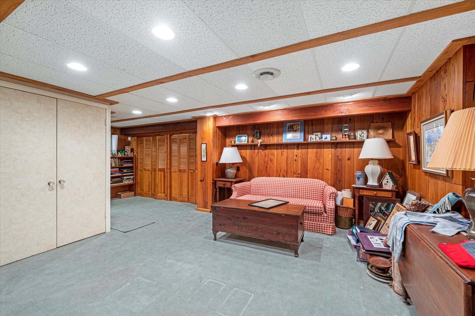 349 E Parkview Avenue, Elmhurst, IL 60126