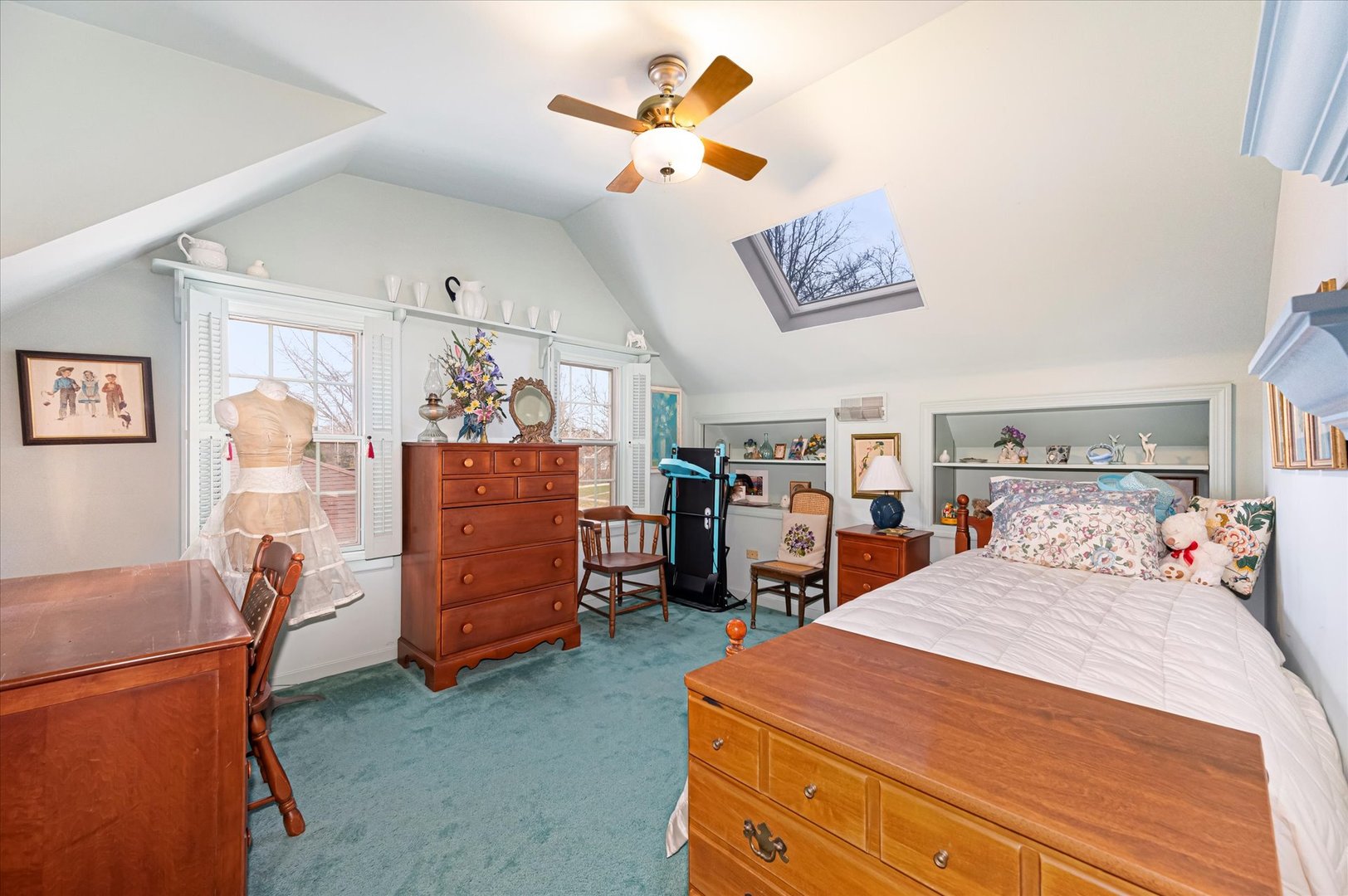 349 E Parkview Avenue, Elmhurst, IL 60126