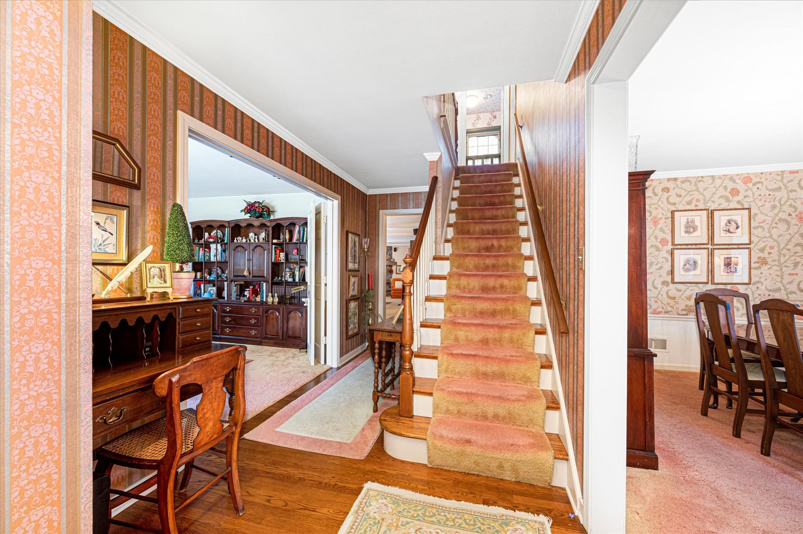 349 E Parkview Avenue, Elmhurst, IL 60126