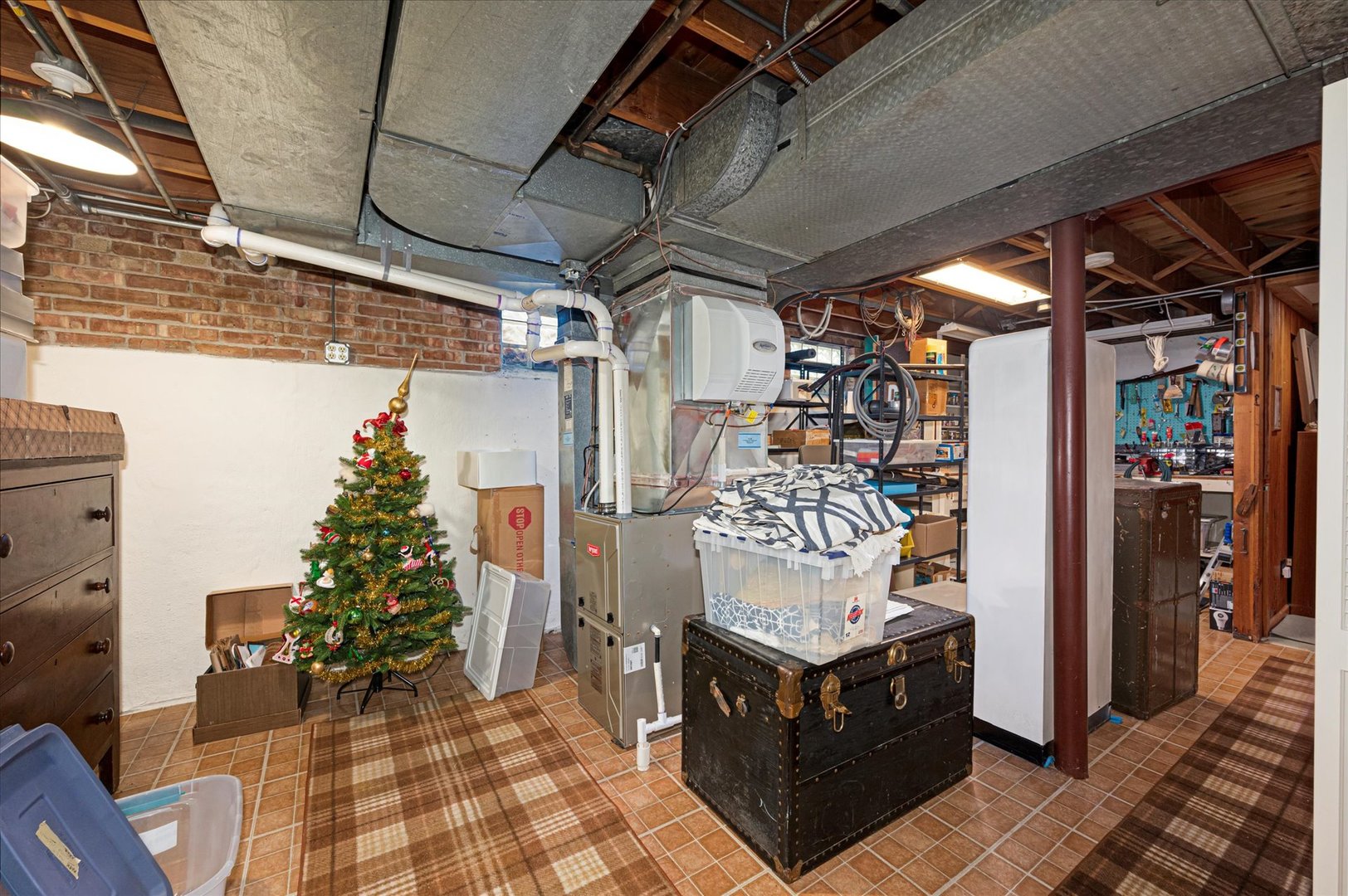 349 E Parkview Avenue, Elmhurst, IL 60126