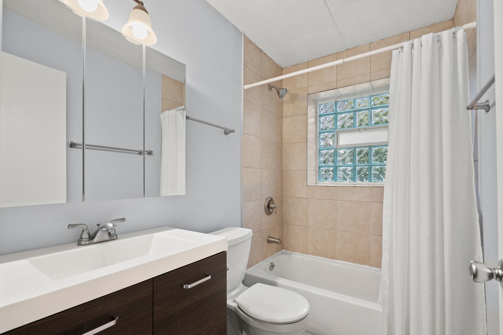 21W284 Tee Lane #C, Itasca, IL 60143