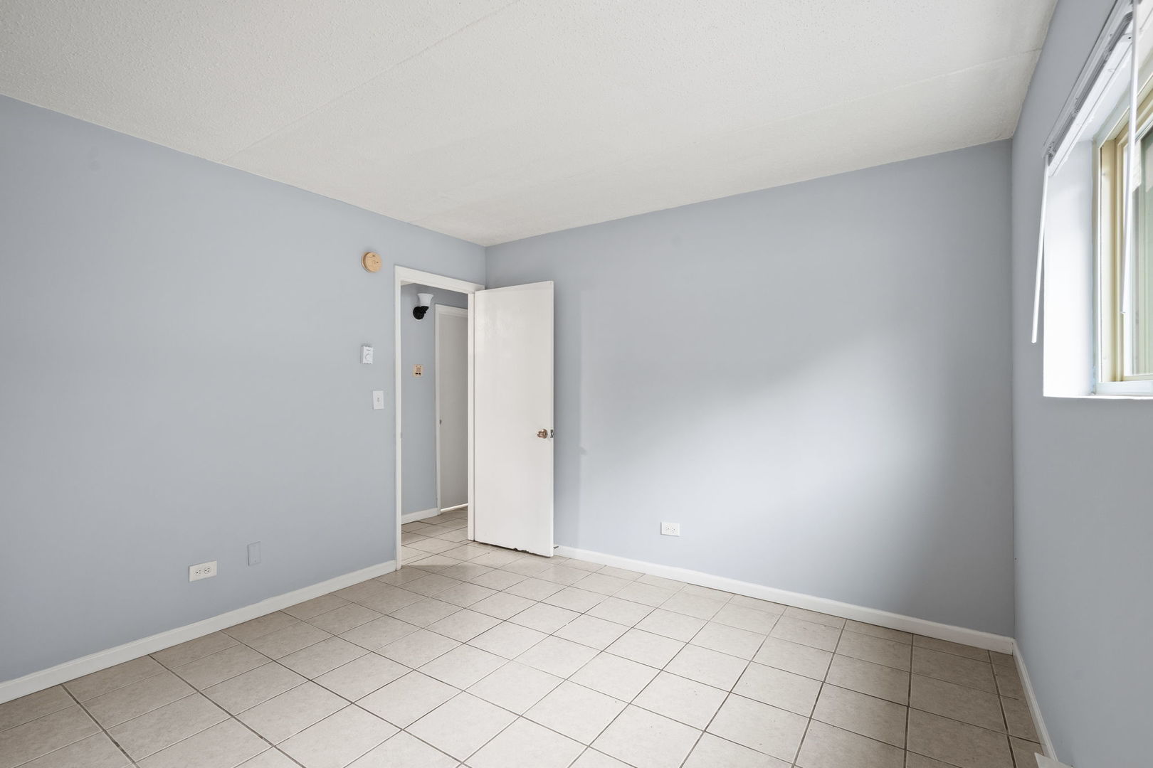 21W284 Tee Lane #C, Itasca, IL 60143