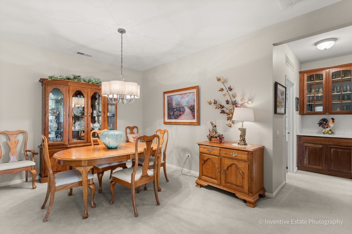 647 Tuscan Vw, Elgin, IL 60124