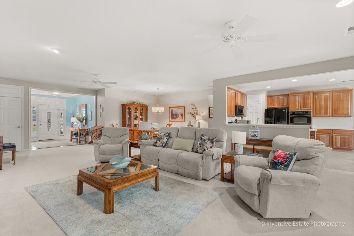 647 Tuscan Vw, Elgin, IL 60124