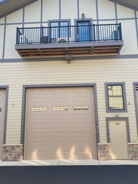 2244 Ferry Road #J103, Naperville, IL 60563