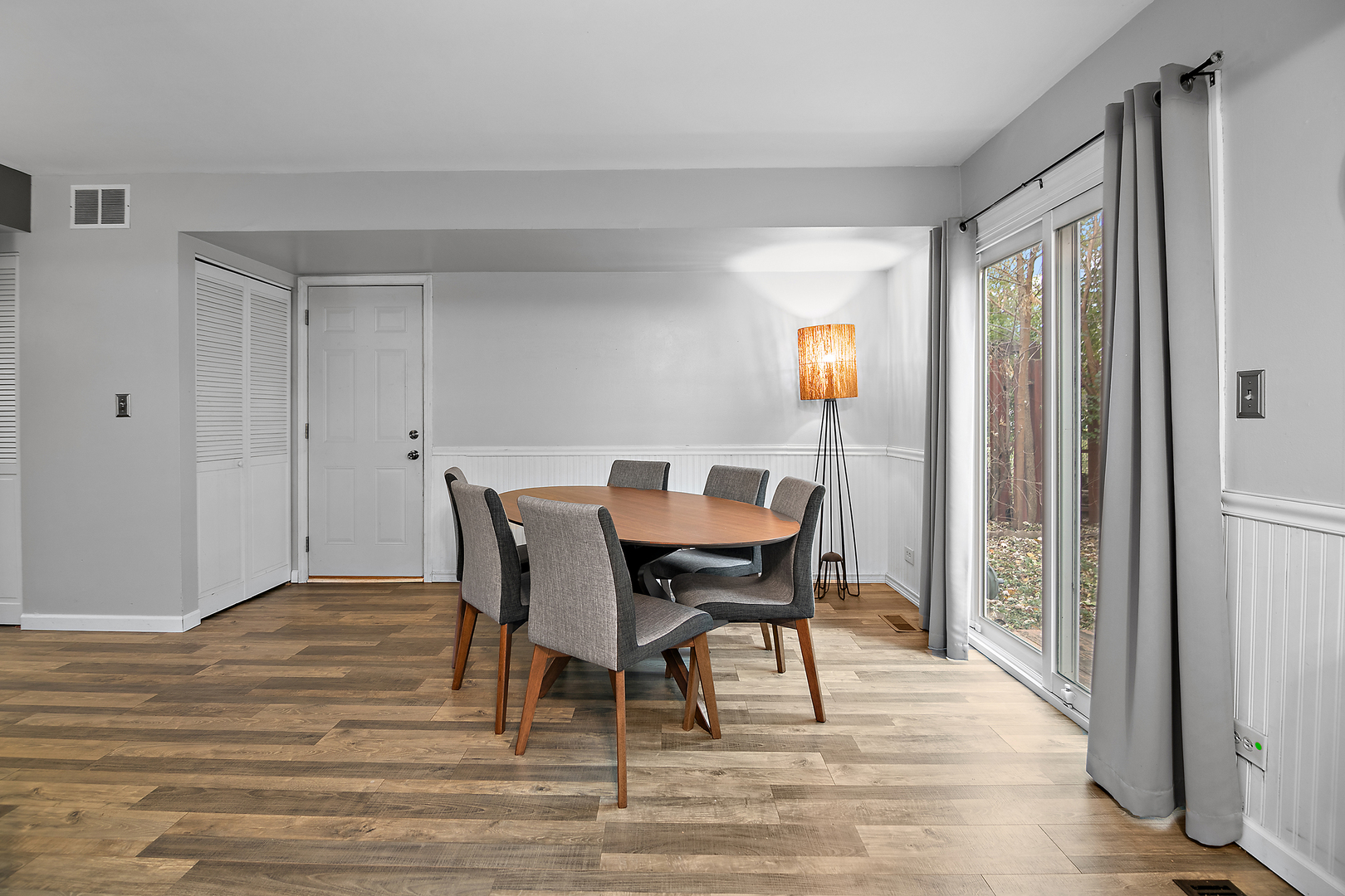 29W477 Blackthorn Lane, Warrenville, IL 60555