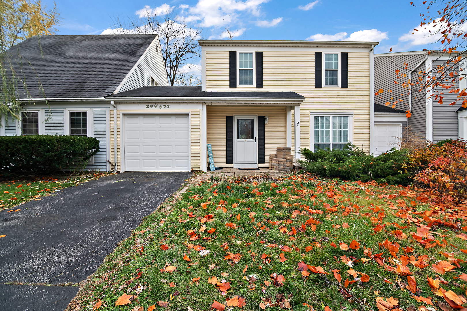 29W477 Blackthorn Lane, Warrenville, IL 60555