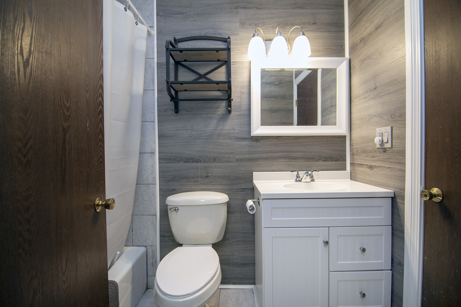 29W477 Blackthorn Lane, Warrenville, IL 60555