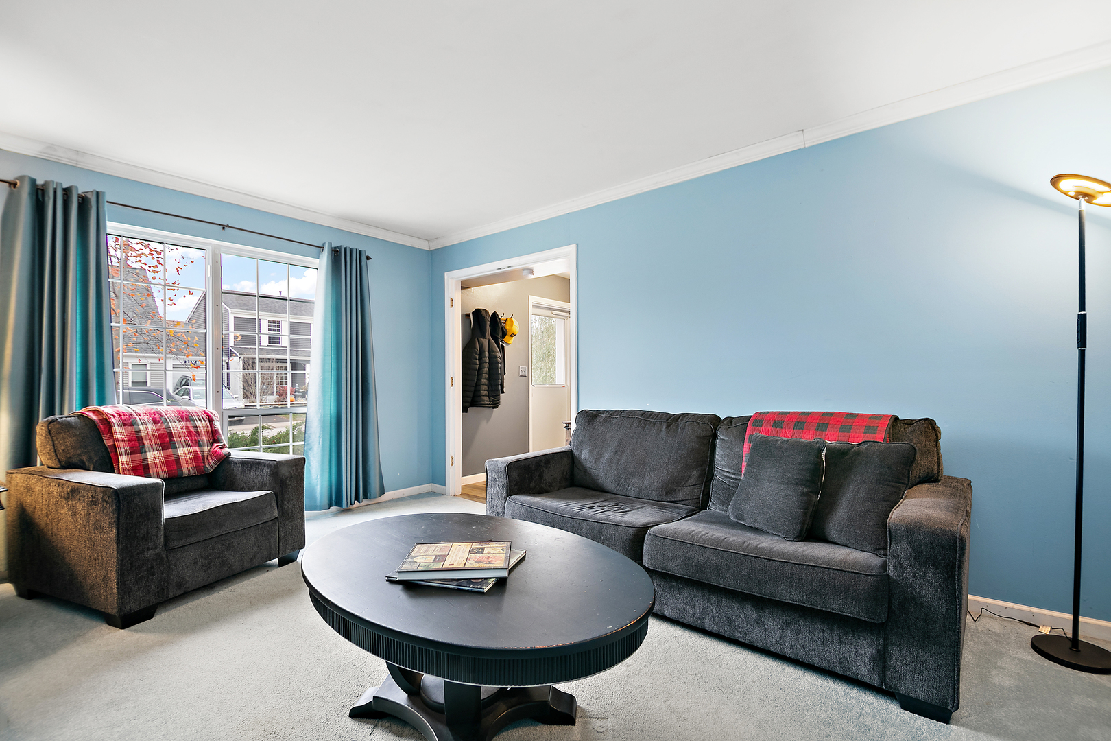 29W477 Blackthorn Lane, Warrenville, IL 60555