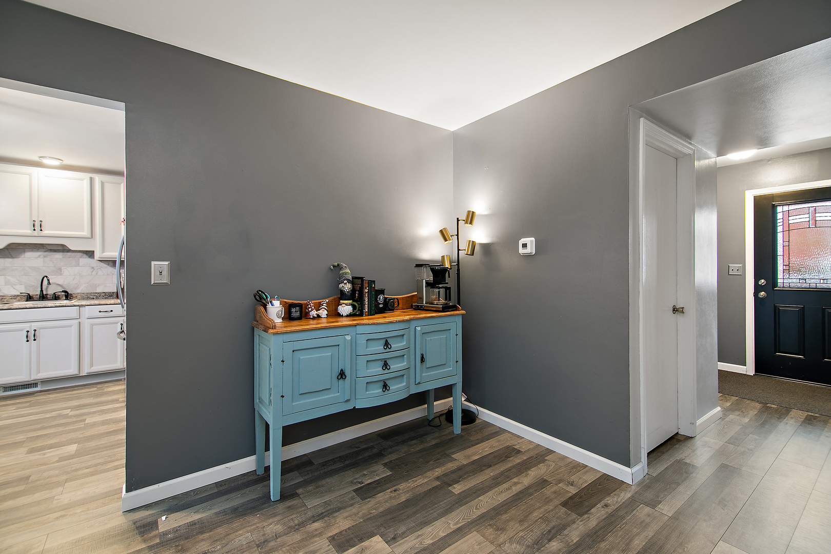 29W477 Blackthorn Lane, Warrenville, IL 60555