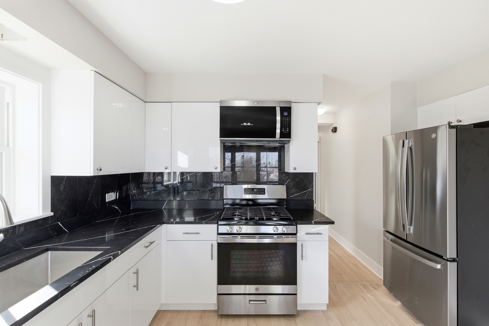 1215 Balmoral Avenue, Westchester, IL 60154