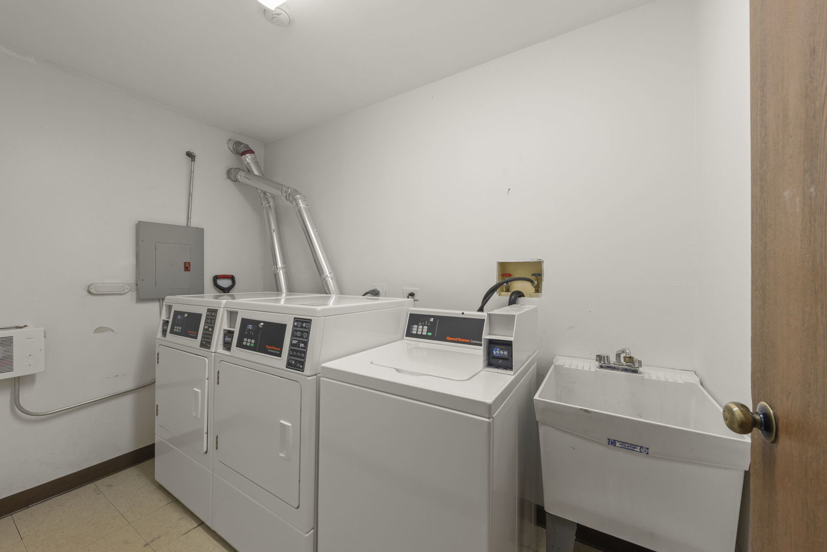 1002 Spruce Street #2B, Glendale Heights, IL 60139