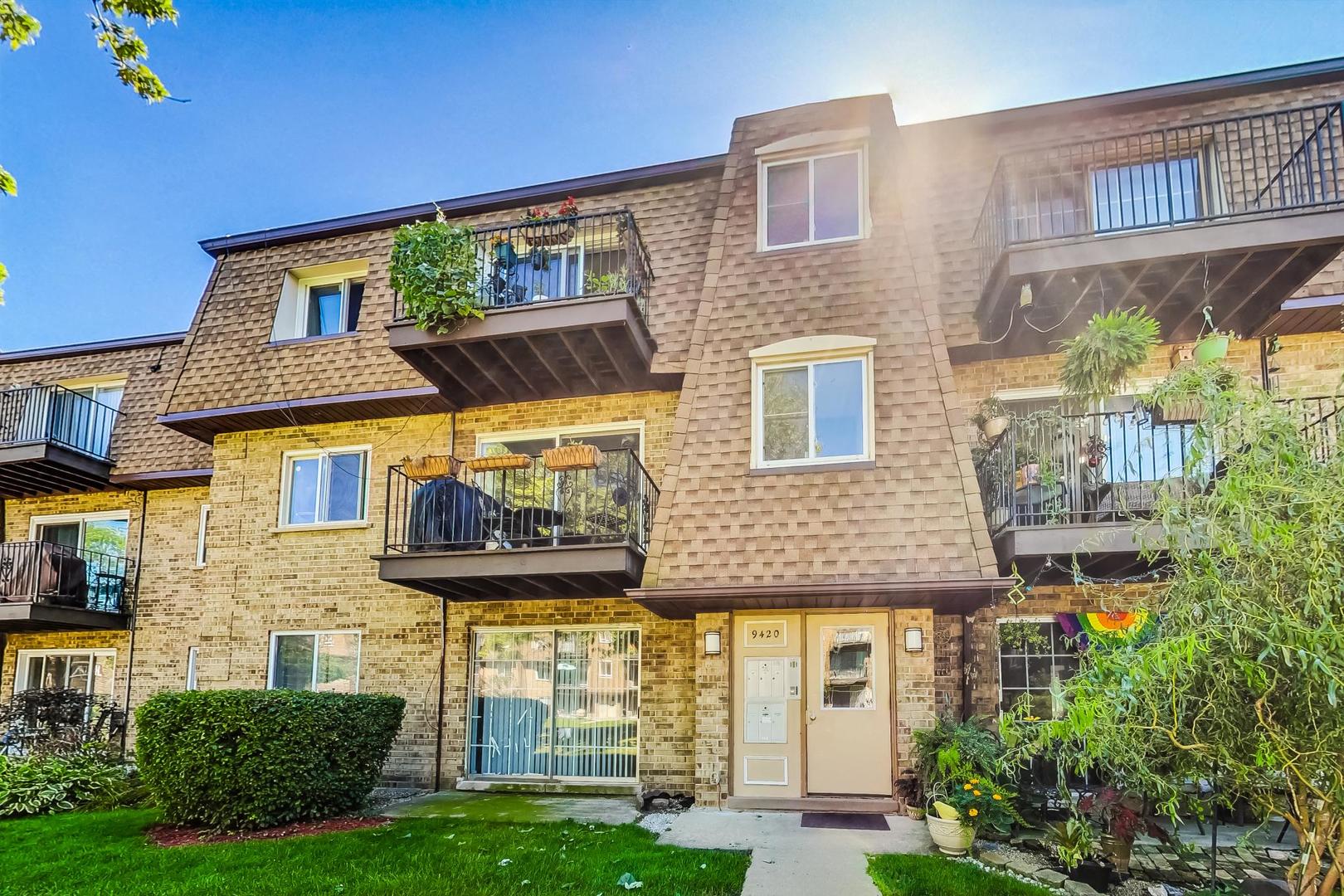 9420 Bay Colony Drive #2E, Des Plaines, IL 60016