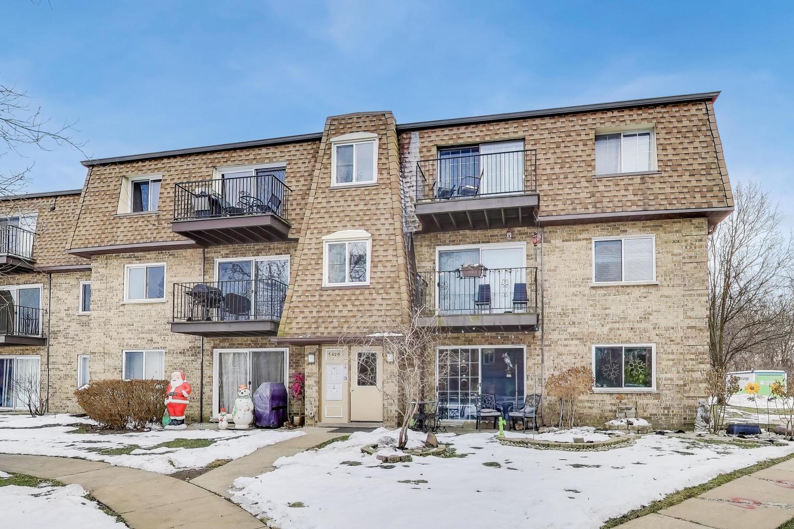 9420 Bay Colony Drive #2E, Des Plaines, IL 60016