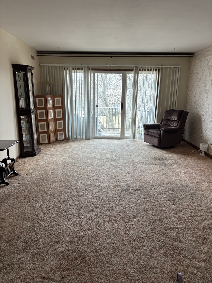 3N550 Crown Rd. Road #14, Elmhurst, IL 60126